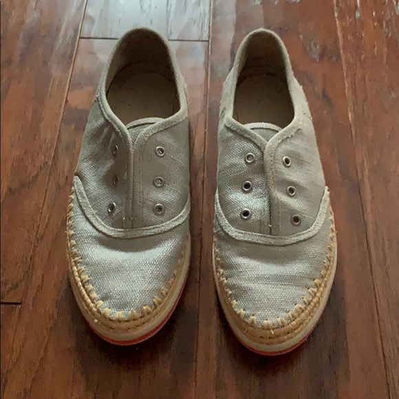 BOUTIQUE 9 Espadrille Sneaker in Siver/Grey | Size 7.5 - Picture 2 of 7